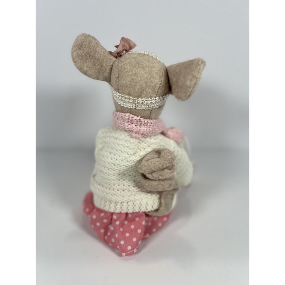 Stuffed‎ Girl Mouse Doll Dressed With A Winter And Heart Motif. She Sits At Edge - Picture 7 of 10